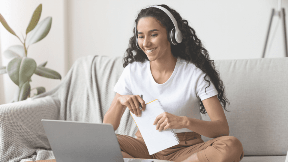 Aproveite cursos gratuitos para se desenvolver e crescer financeiramente