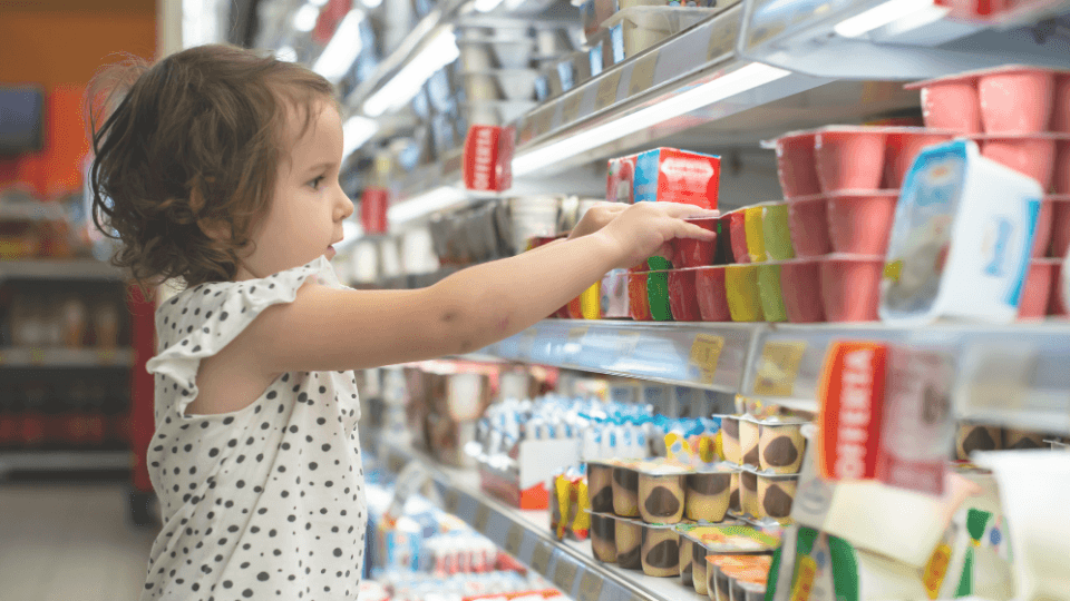 Evite levar os filhos pequenos nas compras do mercado